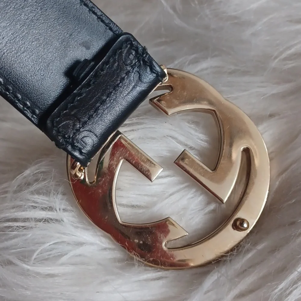 Gucci pre owned